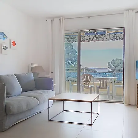 Traversant Avec Terrasse - 6 Pers. - Fr-1-610-133 * Bormes-les-Mimosas